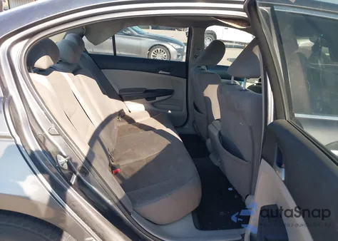 2011 Honda Accord 2.4 Lx z USA, uszkodzony, nr VIN 1HGCP2F34BA108657